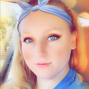 Meet your Posher, Michaela